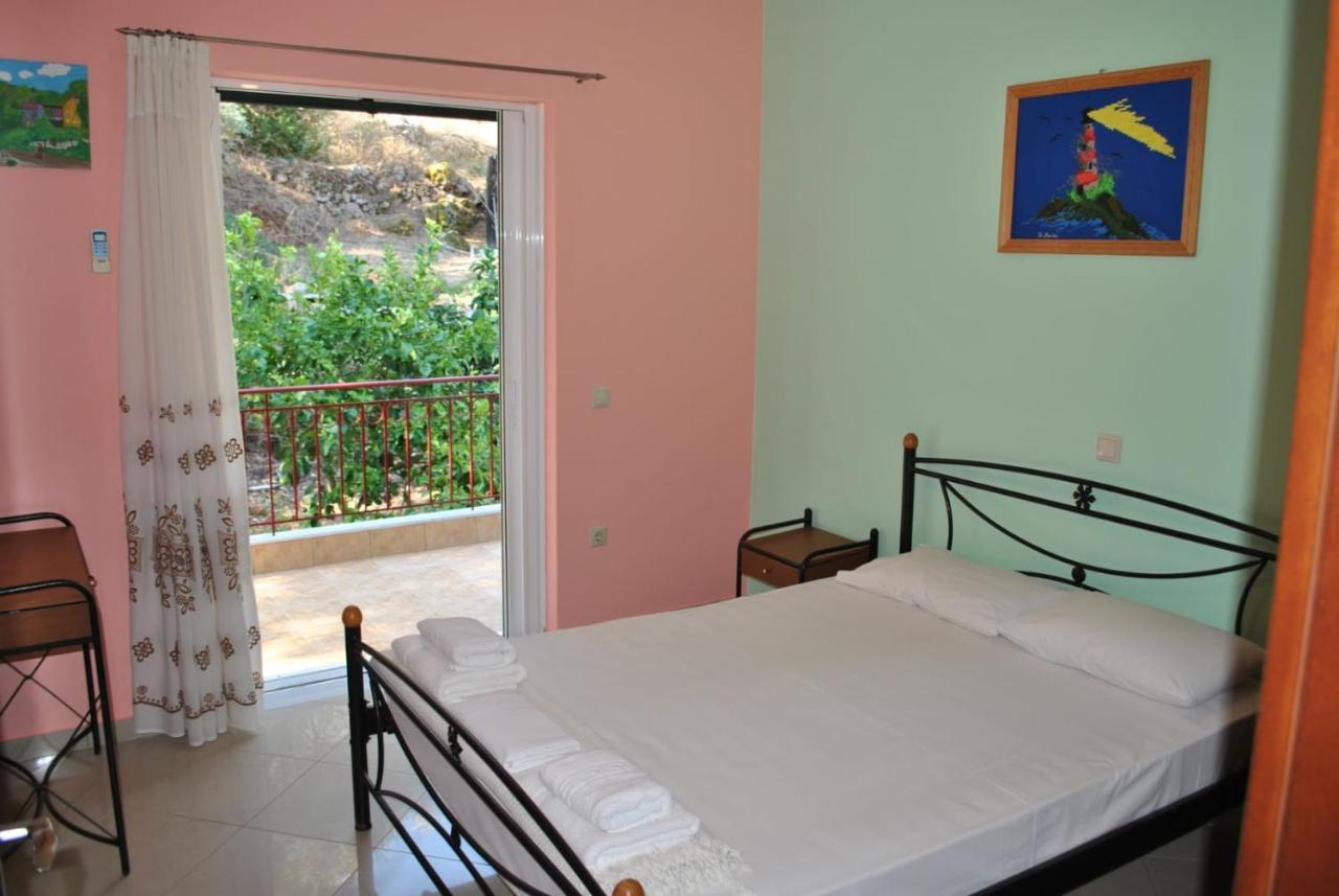 Monika Lefkada Hotel Tsoukaládhes Екстериор снимка