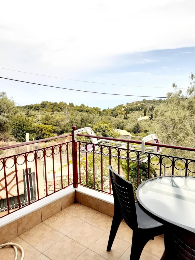 Monika Lefkada Hotel Tsoukaládhes Екстериор снимка